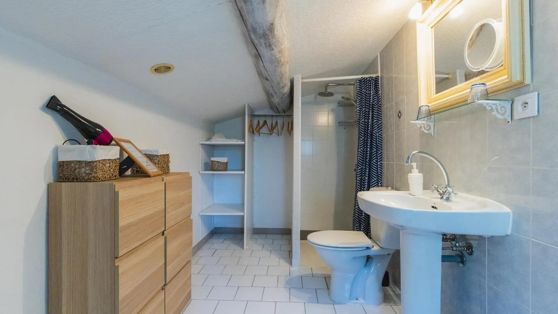 Guest house Chambre D'Hotes - B&B - Fleur De Coton Chez Manon En Luberon Lagnes France