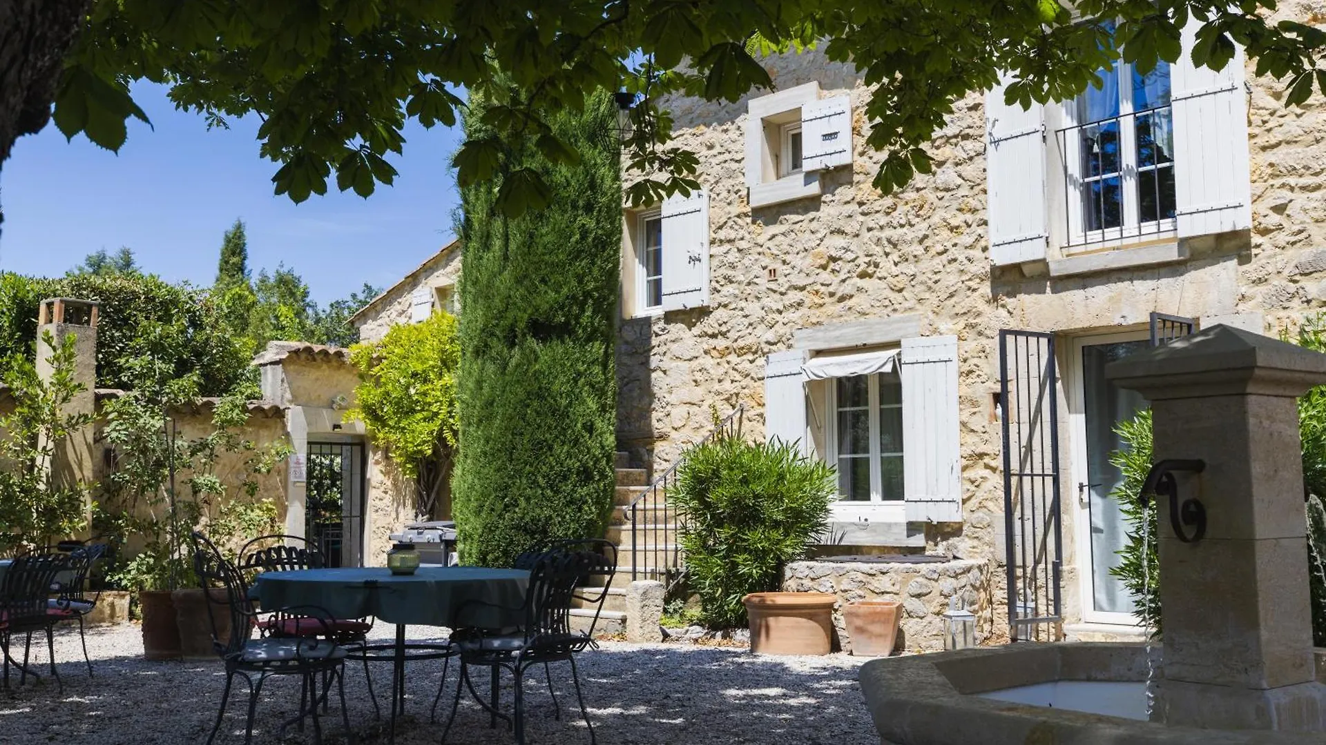 Chambre D'Hotes - B&B - Fleur De Coton Chez Manon En Luberon Lagnes Guest house