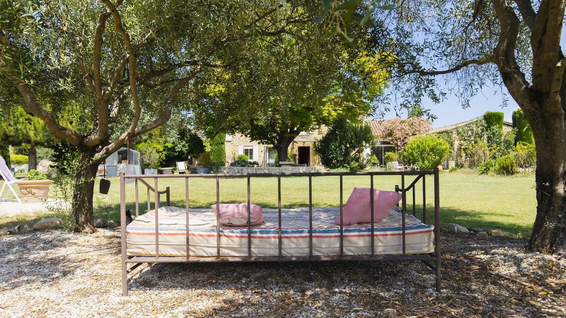 Guest house Chambre D'Hotes - B&B - Fleur De Coton Chez Manon En Luberon Lagnes